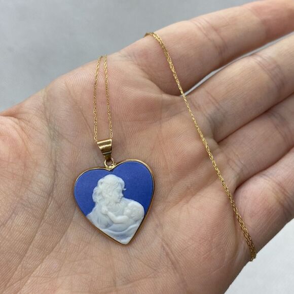 💛 10k Heart Mother & Child Cameo Necklace - Picture 1 of 3